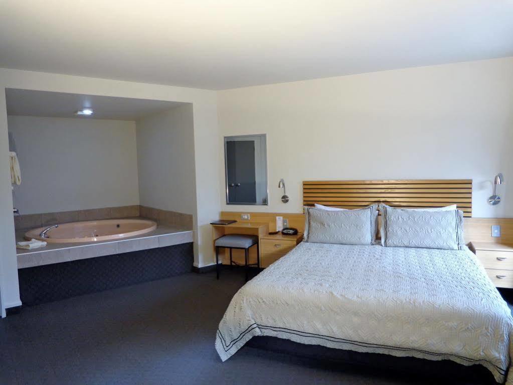 Clearwater Motor Lodge Taupo Ngoại thất bức ảnh